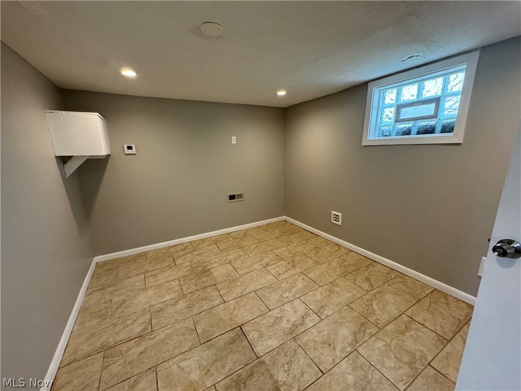 392 Bailey Court Akron OH 44304