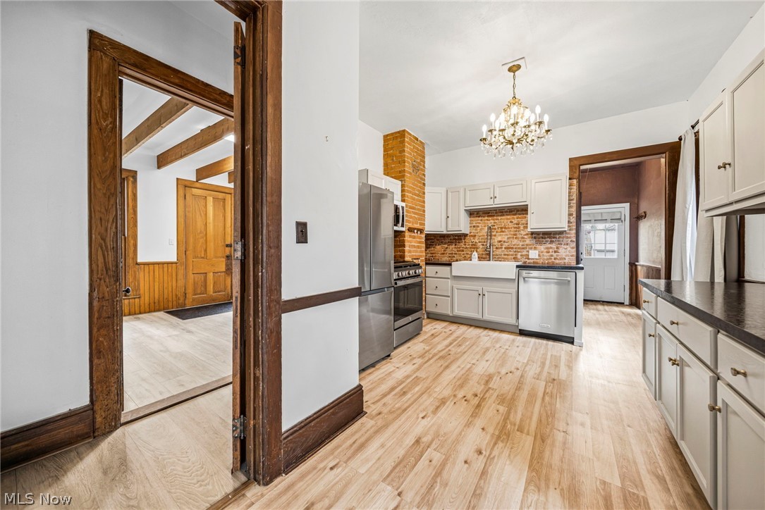 214 N Hambden Street Chardon OH 44024