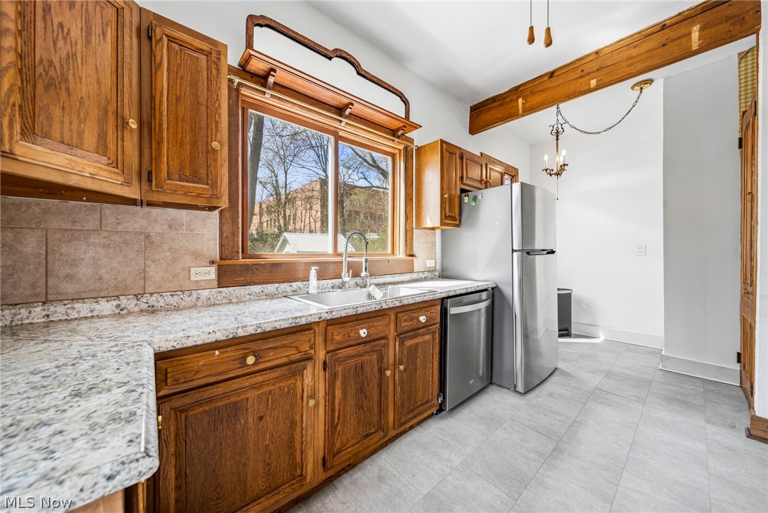 214 N Hambden Street Chardon OH 44024