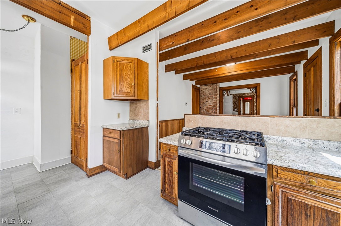 214 N Hambden Street Chardon OH 44024