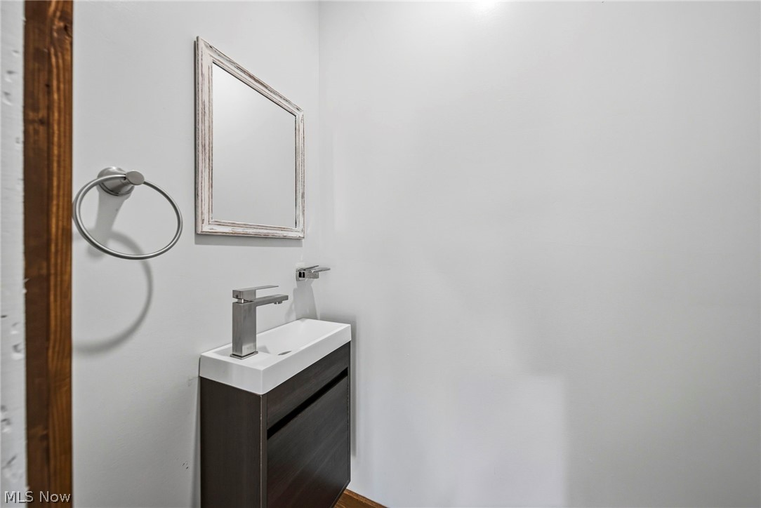 214 N Hambden Street Chardon OH 44024