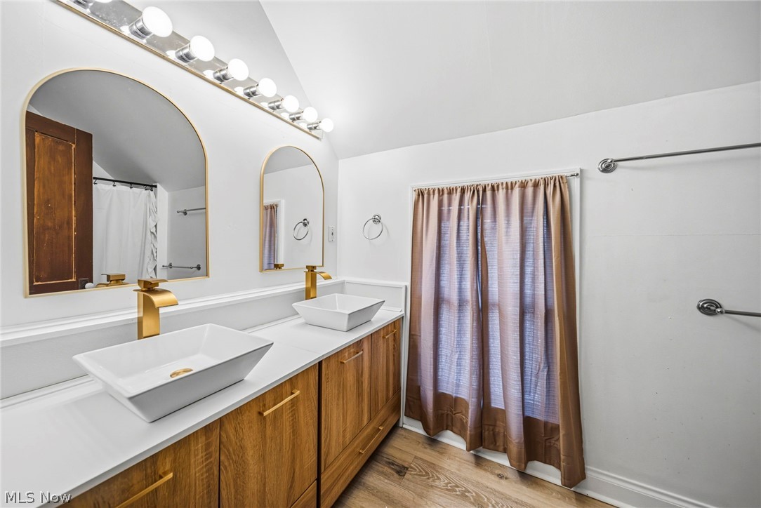214 N Hambden Street Chardon OH 44024