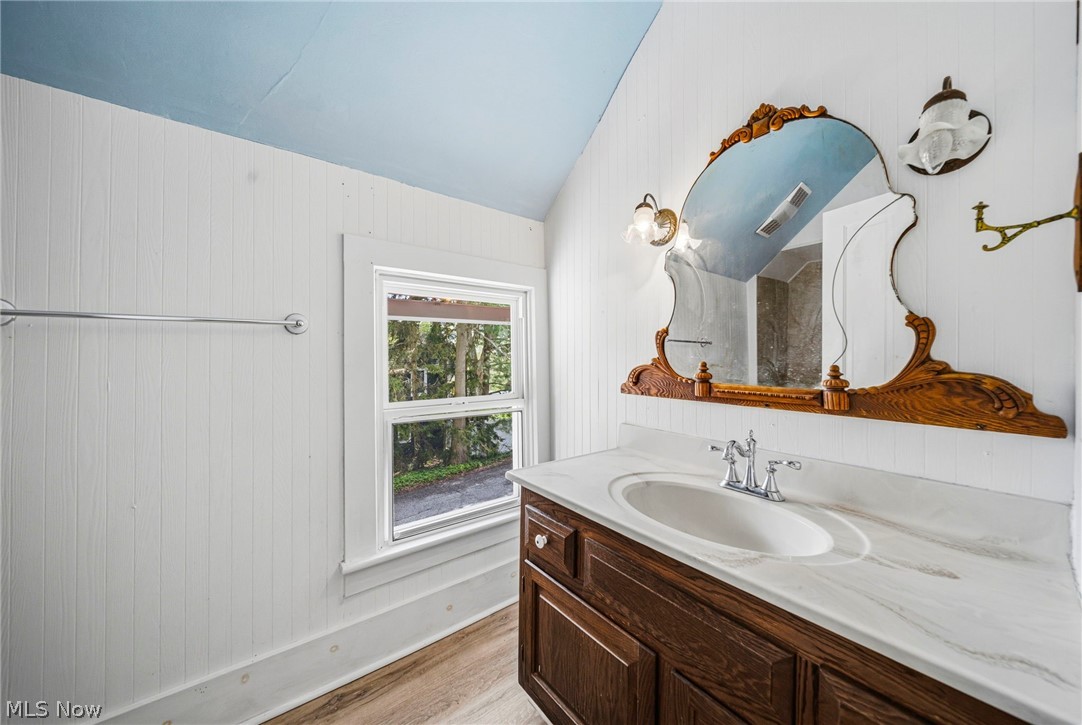 214 N Hambden Street Chardon OH 44024