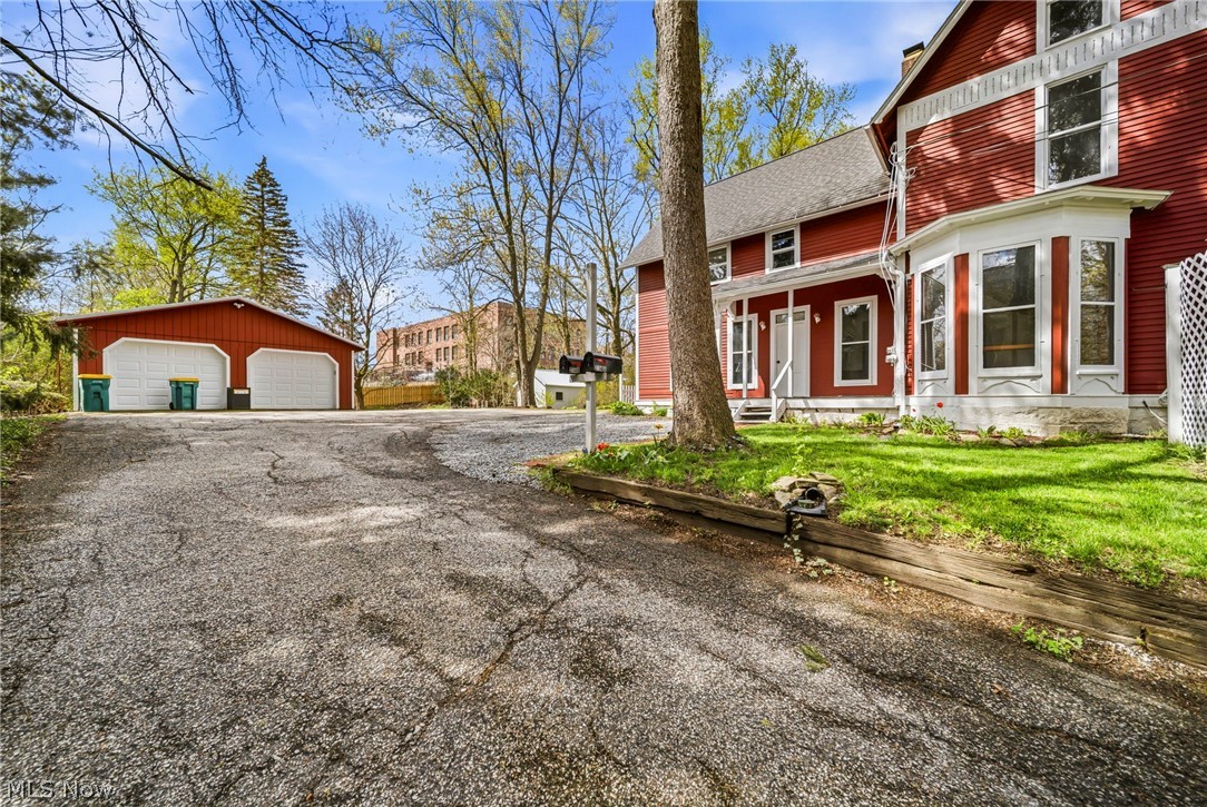 214 N Hambden Street Chardon OH 44024