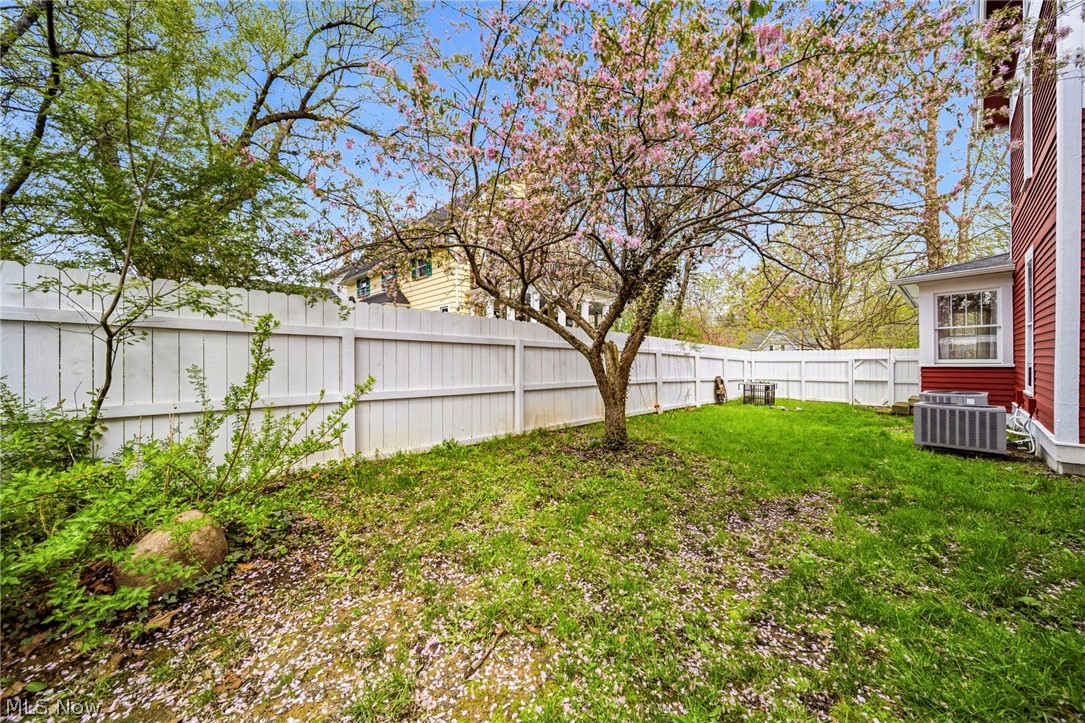 214 N Hambden Street Chardon OH 44024