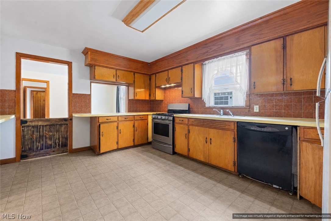 121 E Ralston Avenue Akron OH 44301