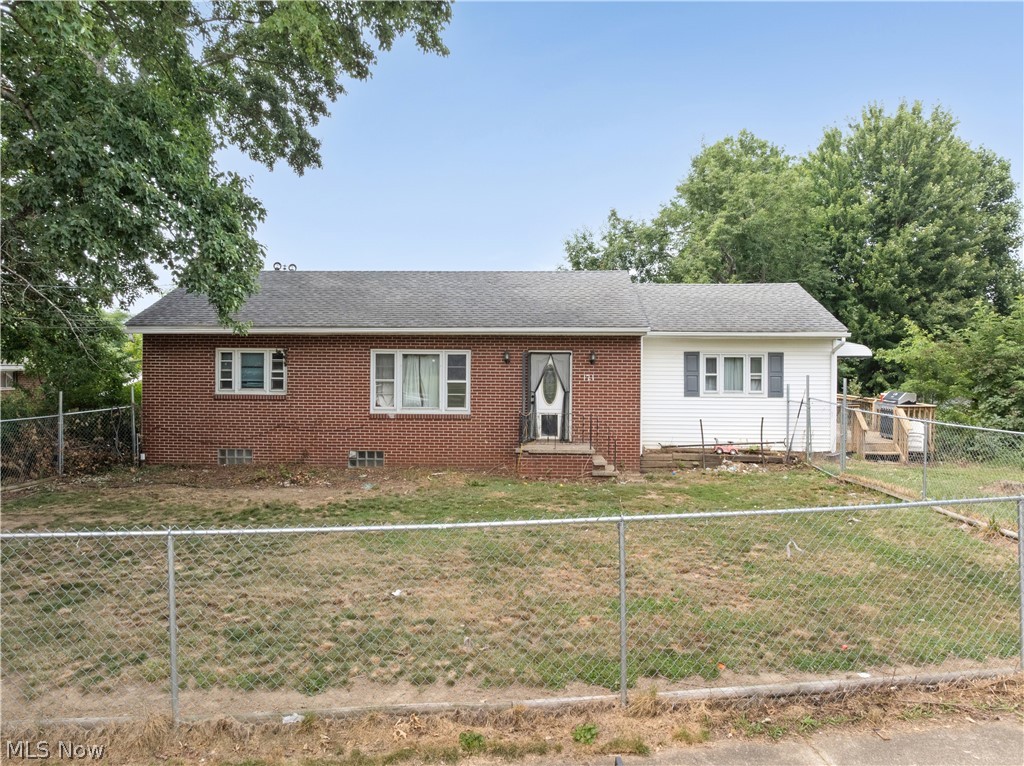 121 E Ralston Avenue Akron OH 44301