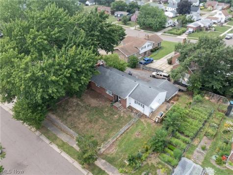 121 E Ralston Avenue Akron OH 44301