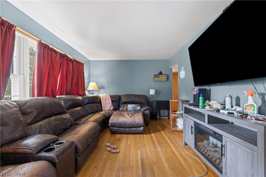 121 E Ralston Avenue Akron OH 44301