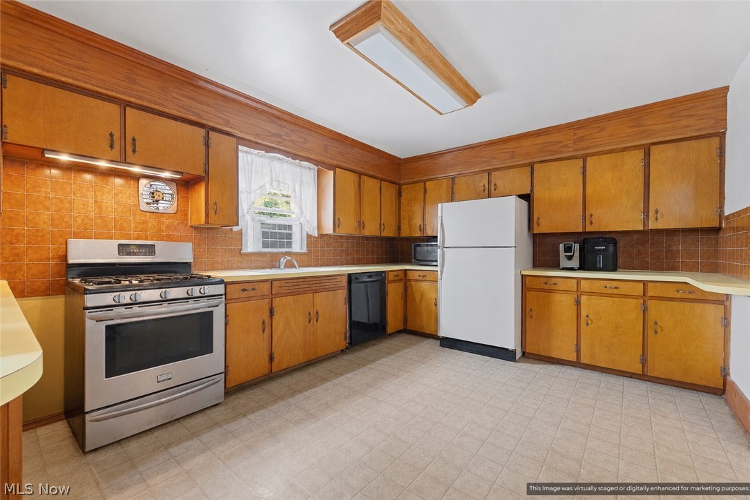 121 E Ralston Avenue Akron OH 44301