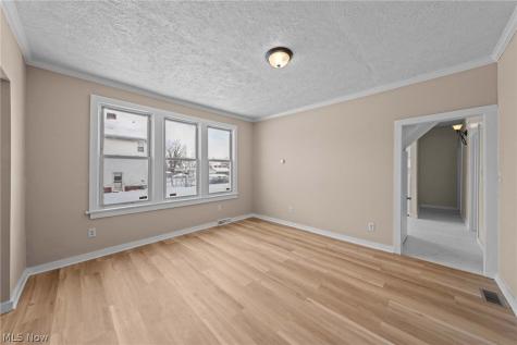 3325 W 98th Street Cleveland OH 44102