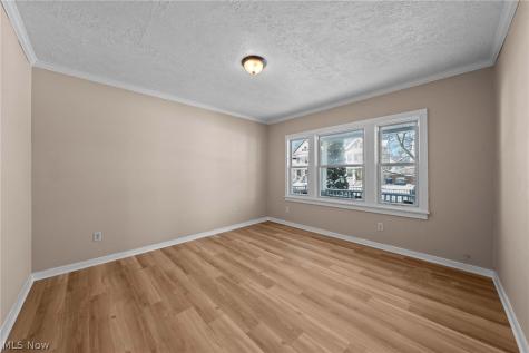 3325 W 98th Street Cleveland OH 44102
