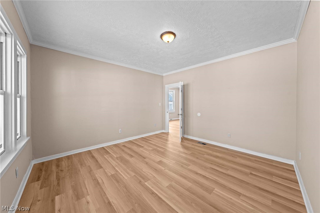 3325 W 98th Street Cleveland OH 44102