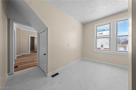 3325 W 98th Street Cleveland OH 44102
