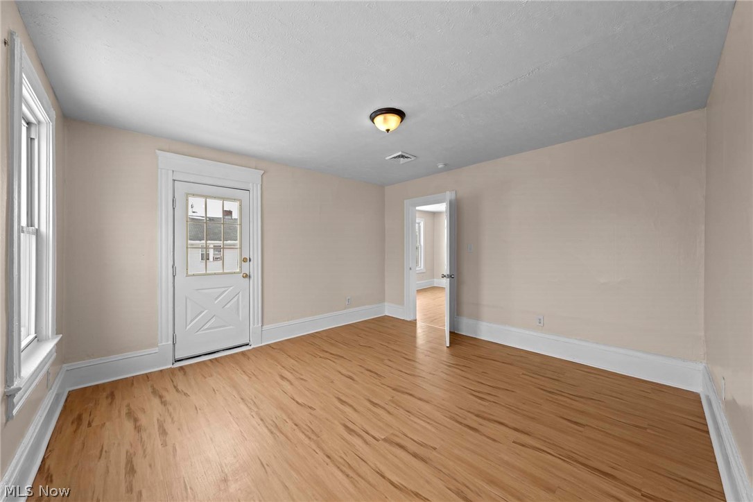 3325 W 98th Street Cleveland OH 44102