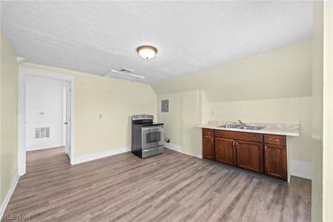 3325 W 98th Street Cleveland OH 44102