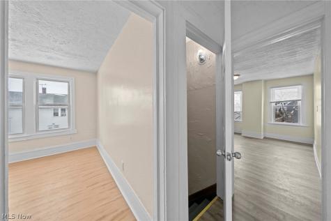 3325 W 98th Street Cleveland OH 44102