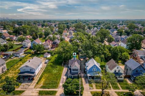 3325 W 98th Street Cleveland OH 44102