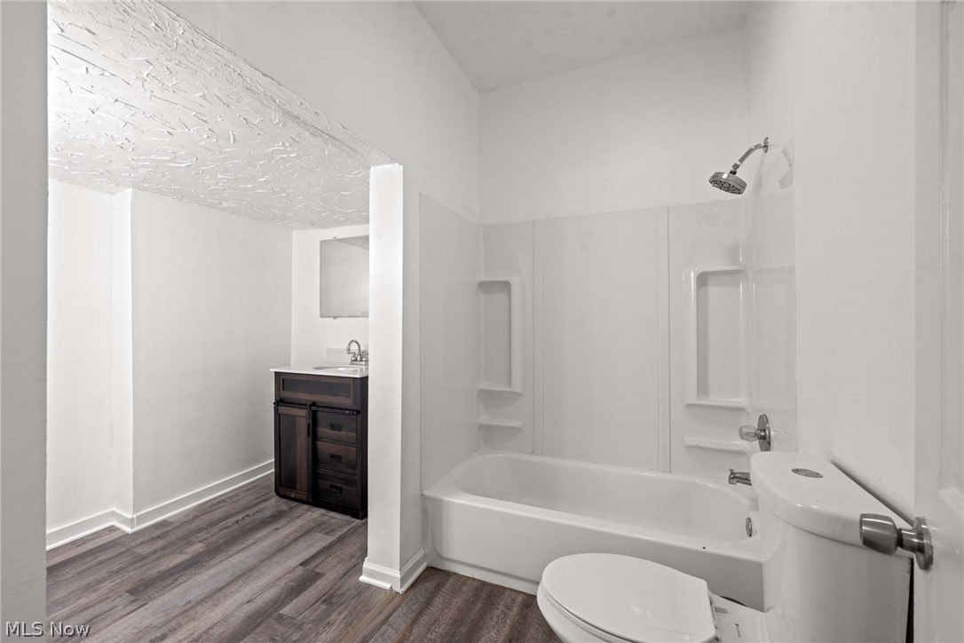 3325 W 98th Street Cleveland OH 44102