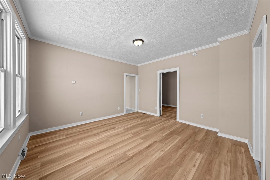 3325 W 98th Street Cleveland OH 44102