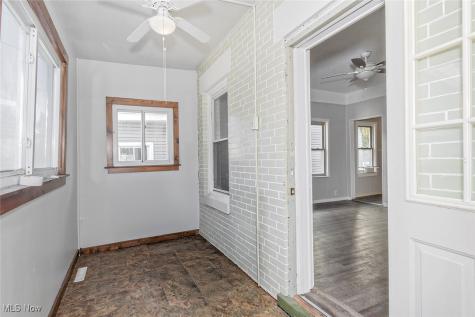 1975 E 124th Place Cleveland OH 44106