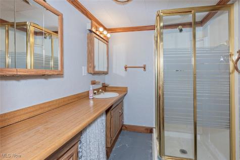 1975 E 124th Place Cleveland OH 44106