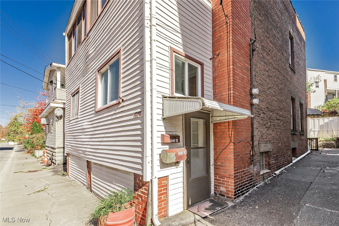 1975 E 124th Place Cleveland OH 44106