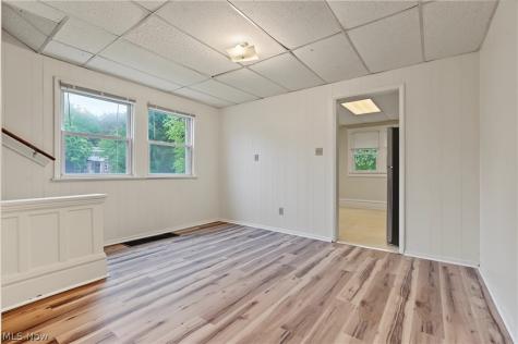 49 & 51 N Valley Street Akron OH 44303