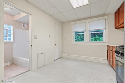 49 & 51 N Valley Street Akron OH 44303