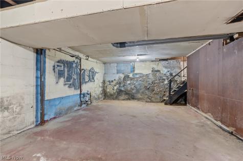 49 & 51 N Valley Street Akron OH 44303