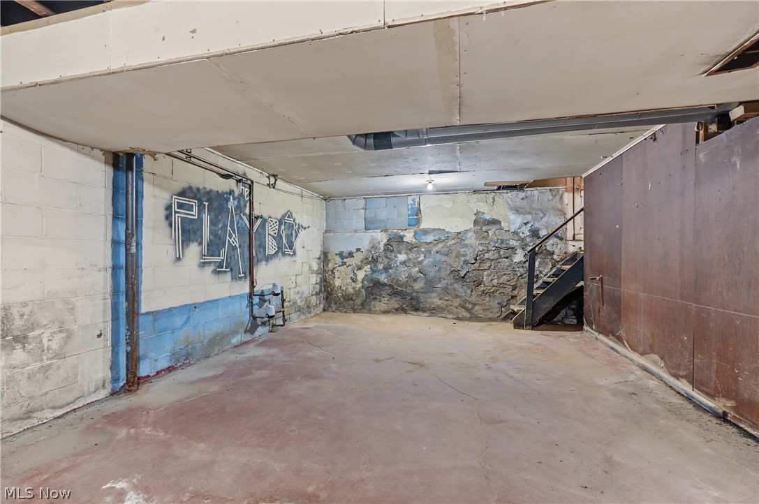 49 & 51 N Valley Street Akron OH 44303
