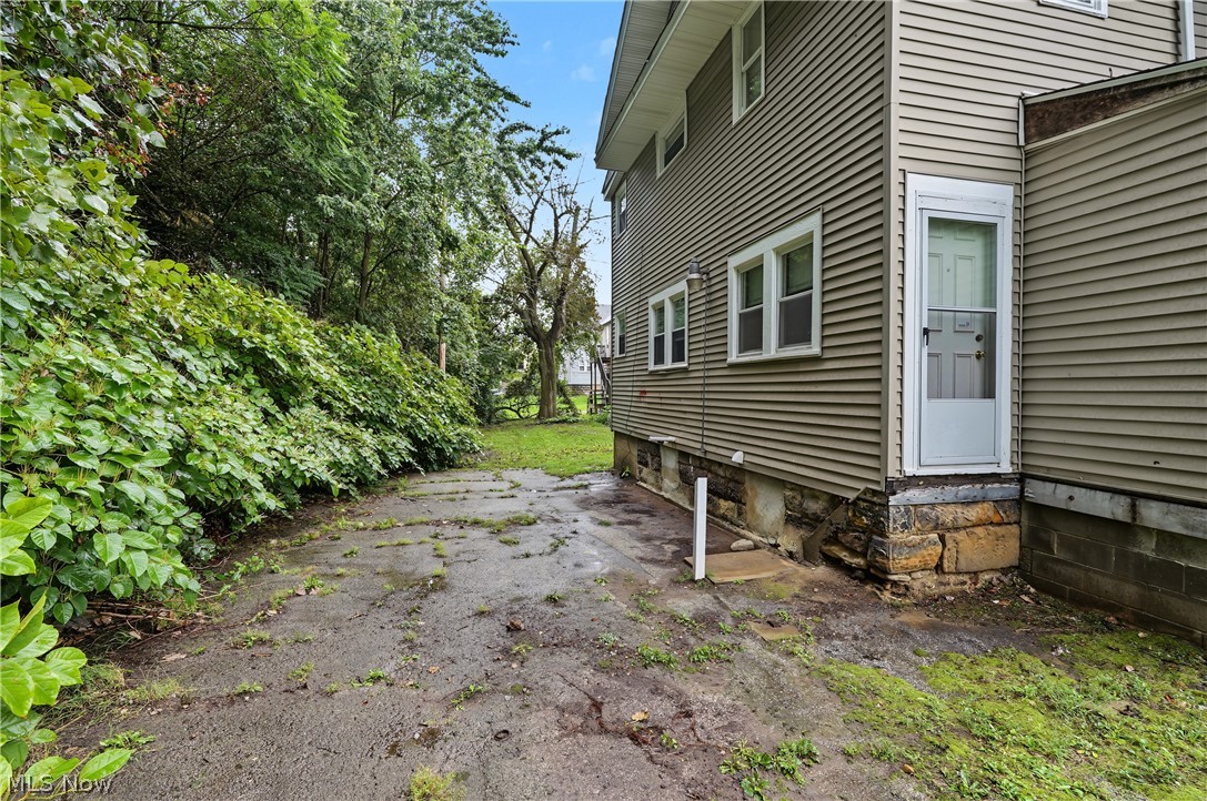49 & 51 N Valley Street Akron OH 44303
