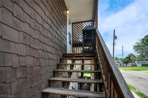 1202 Lawrence Road NE Canton OH 44705