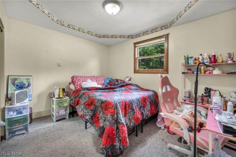 1202 Lawrence Road NE Canton OH 44705