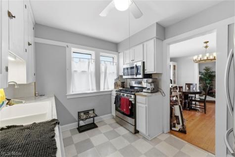 2161 Carabel Avenue Lakewood OH 44107