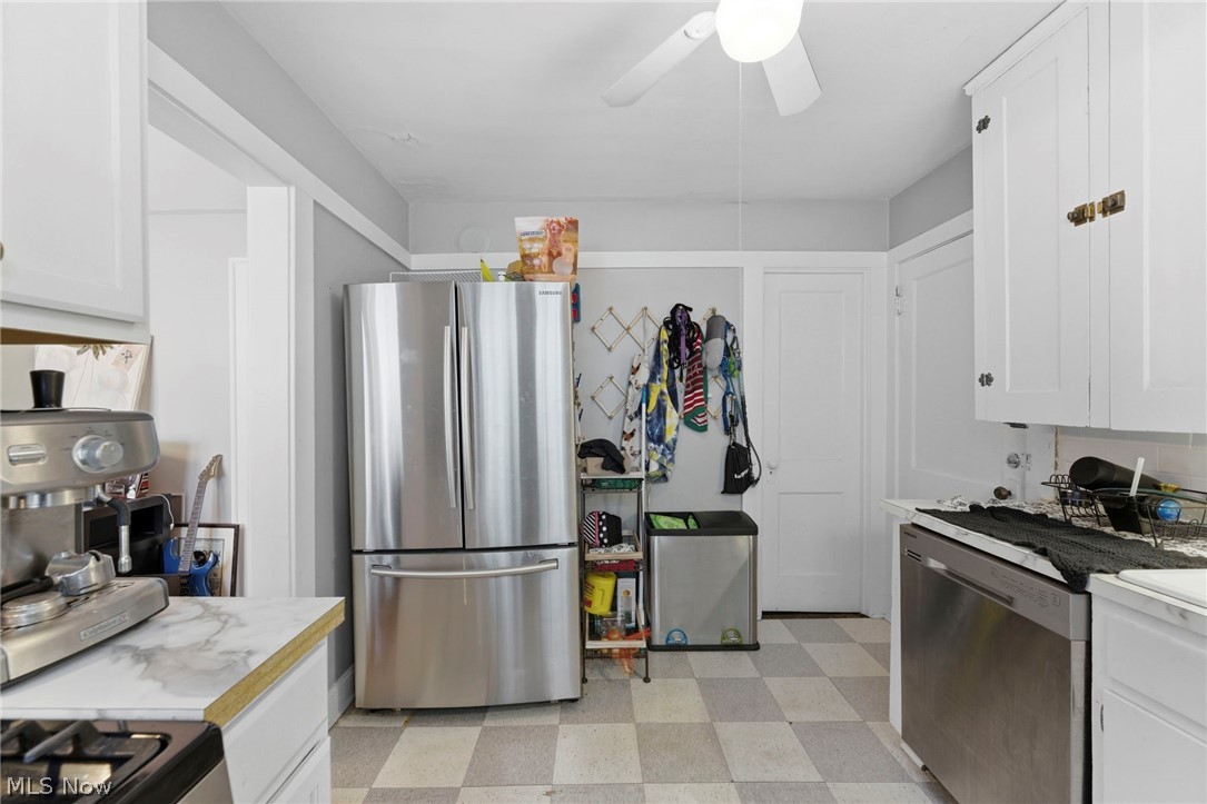 2161 Carabel Avenue Lakewood OH 44107