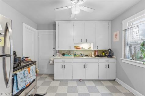 2161 Carabel Avenue Lakewood OH 44107