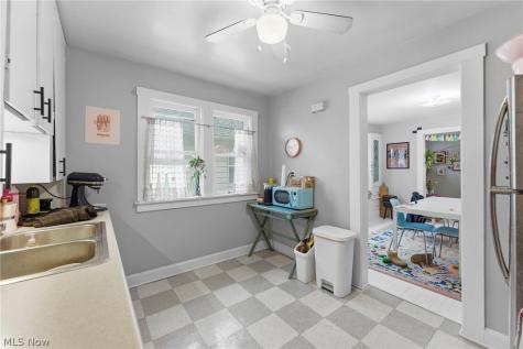 2161 Carabel Avenue Lakewood OH 44107