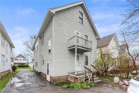 2161 Carabel Avenue Lakewood OH 44107