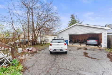 2161 Carabel Avenue Lakewood OH 44107