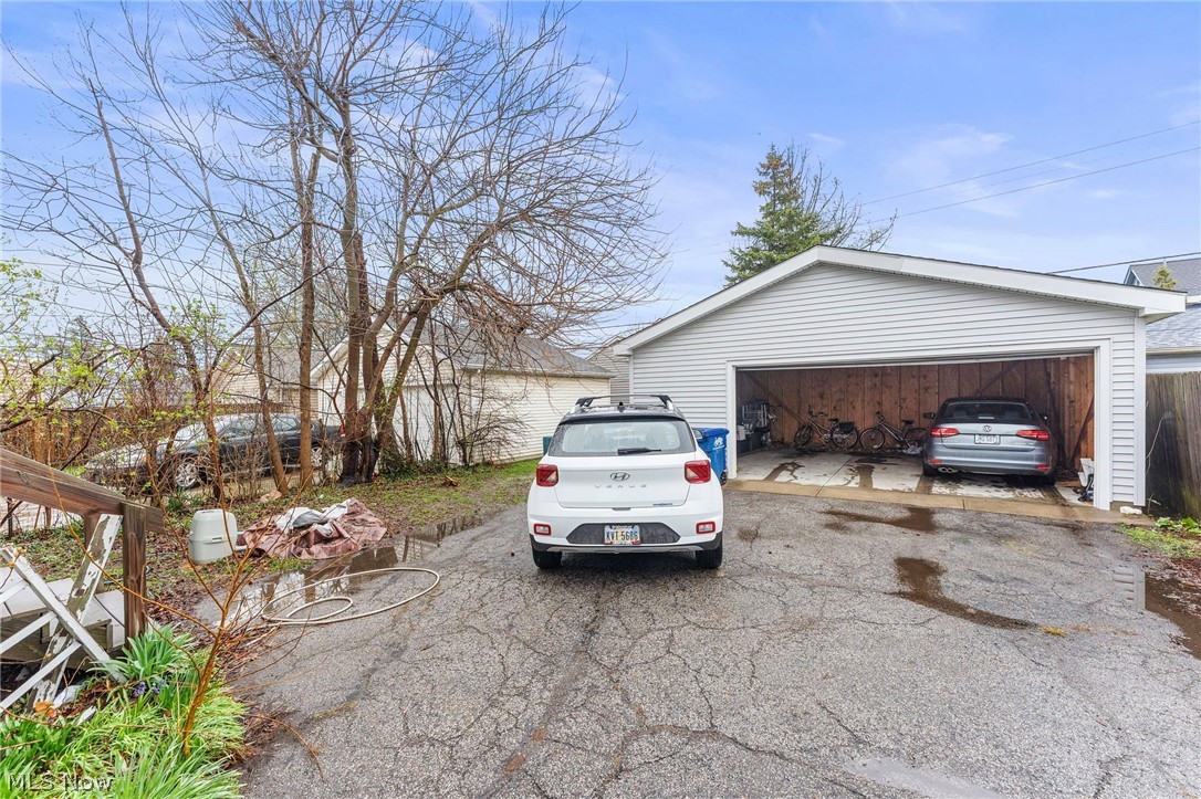 2161 Carabel Avenue Lakewood OH 44107