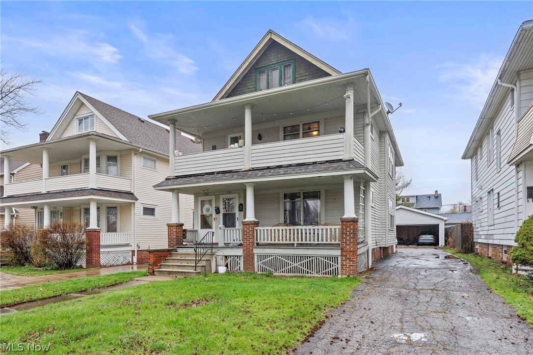 2161 Carabel Avenue Lakewood OH 44107