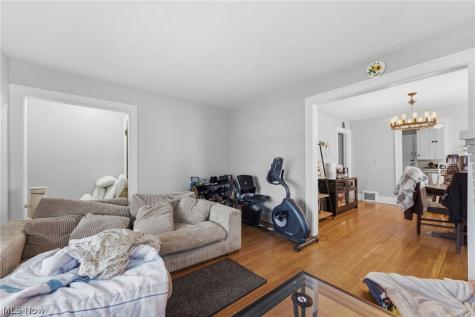 2161 Carabel Avenue Lakewood OH 44107