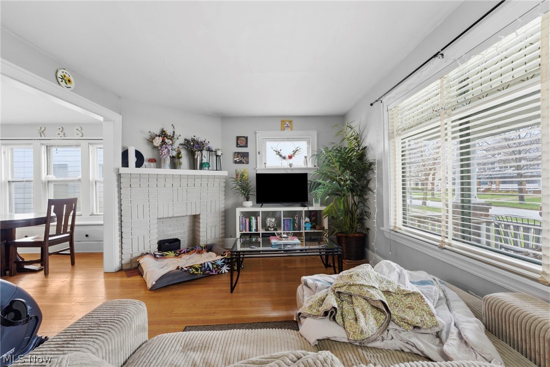 2161 Carabel Avenue Lakewood OH 44107