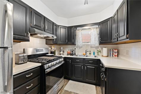 1768-1770 Liberty Drive Akron OH 44313