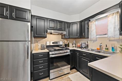 1768-1770 Liberty Drive Akron OH 44313