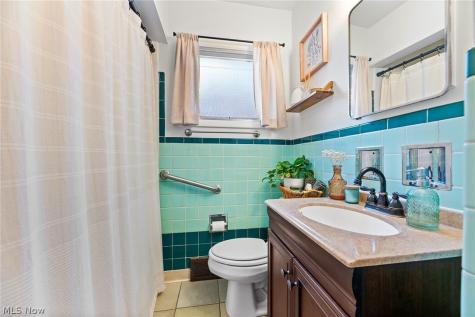 1768-1770 Liberty Drive Akron OH 44313