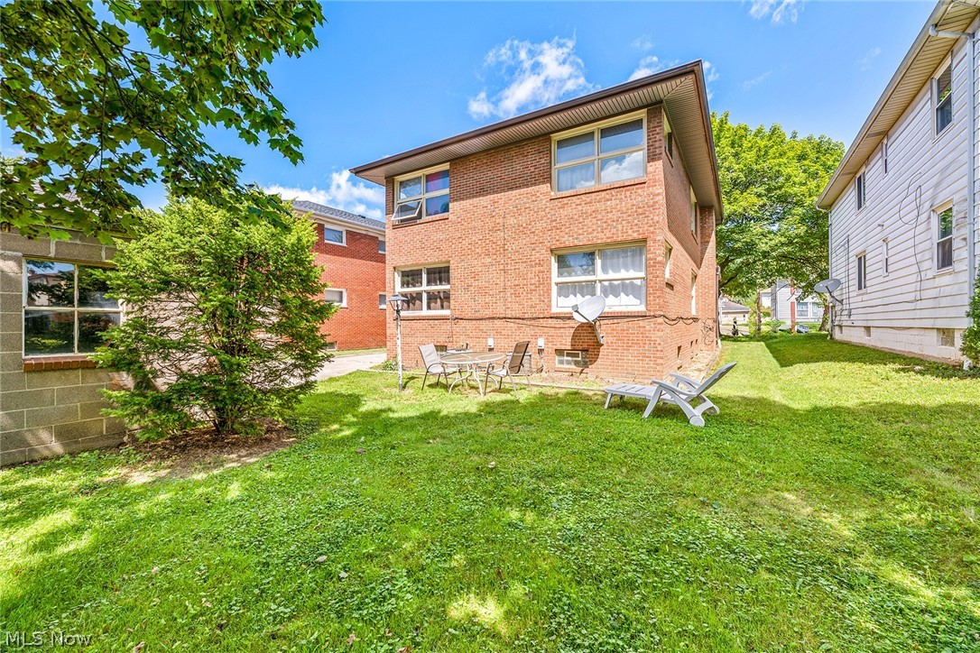 1768-1770 Liberty Drive Akron OH 44313