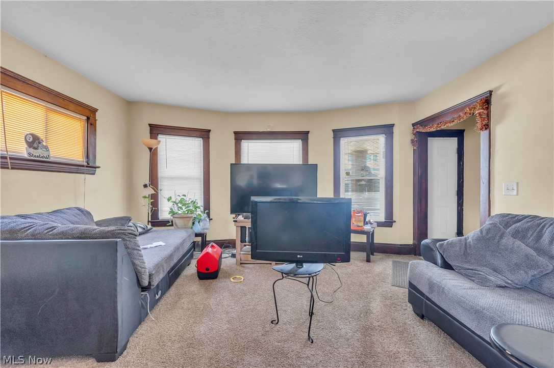 1108 E 143rd Street Cleveland OH 44110