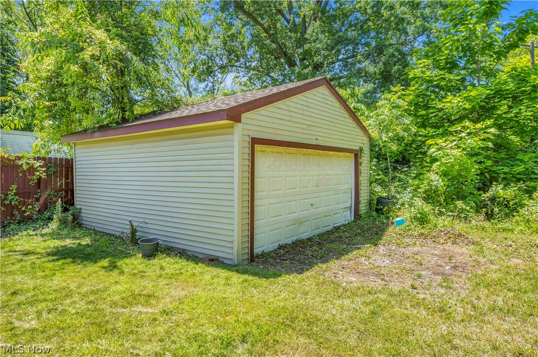 1108 E 143rd Street Cleveland OH 44110